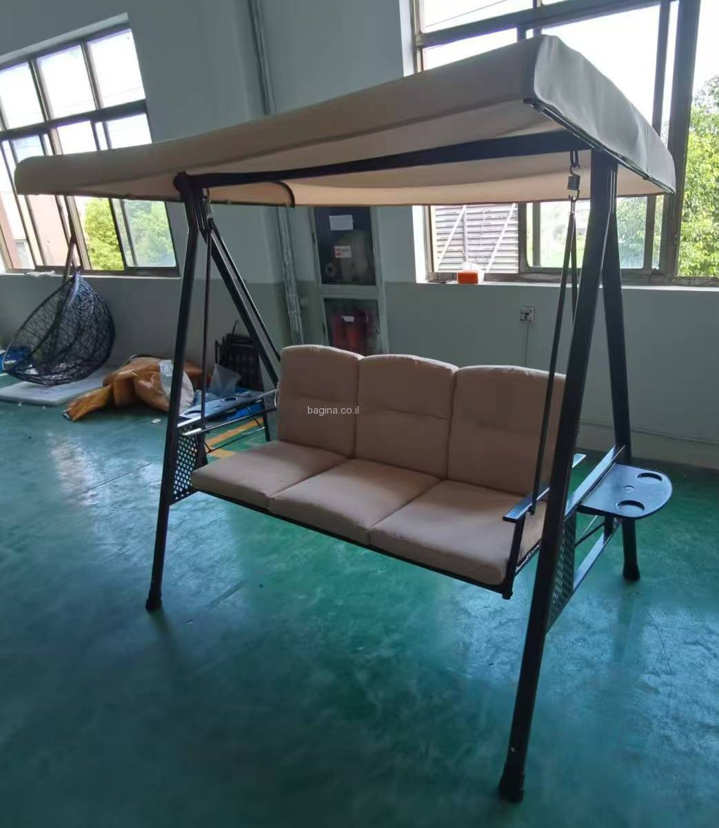 נדנדה 3 מקומות מרופדת נדנדה 3 מקומות מרופדת