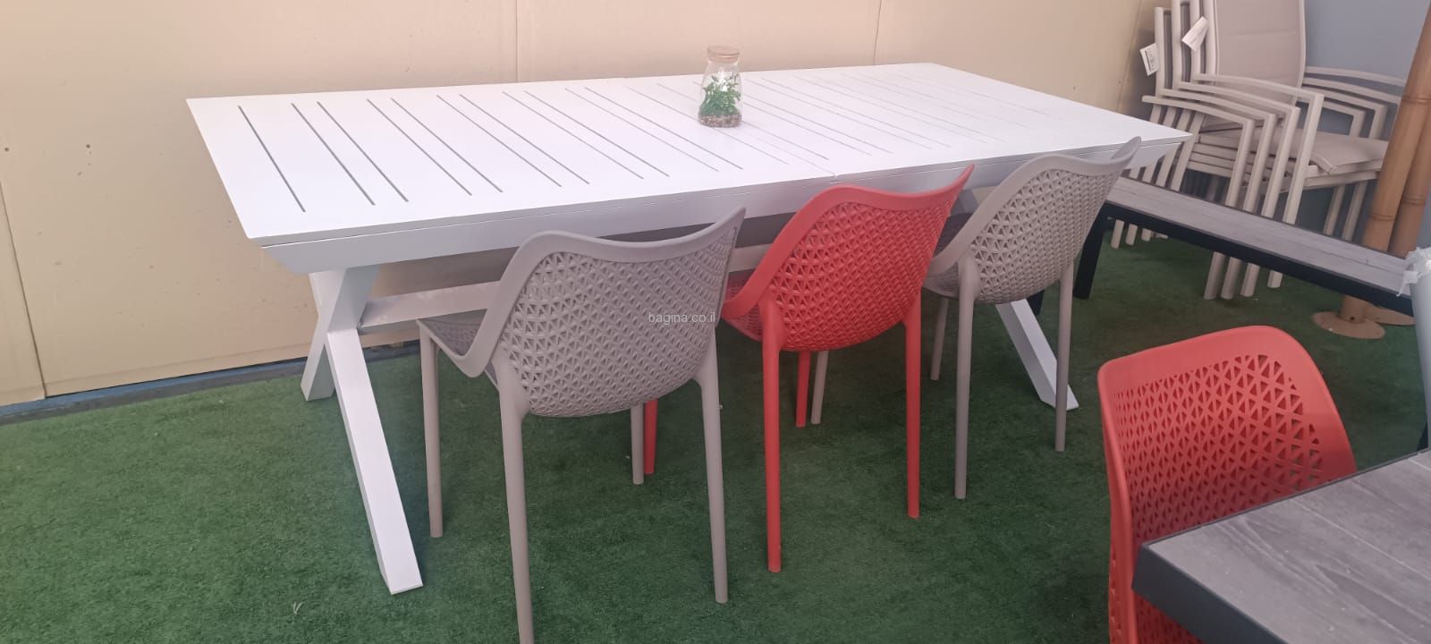 שולח אלומיניום נפתח "מיורקה" 216/297 ללא כסאות שולח אלומיניום נפתח "מיורקה" 216/297 ללא כסאות