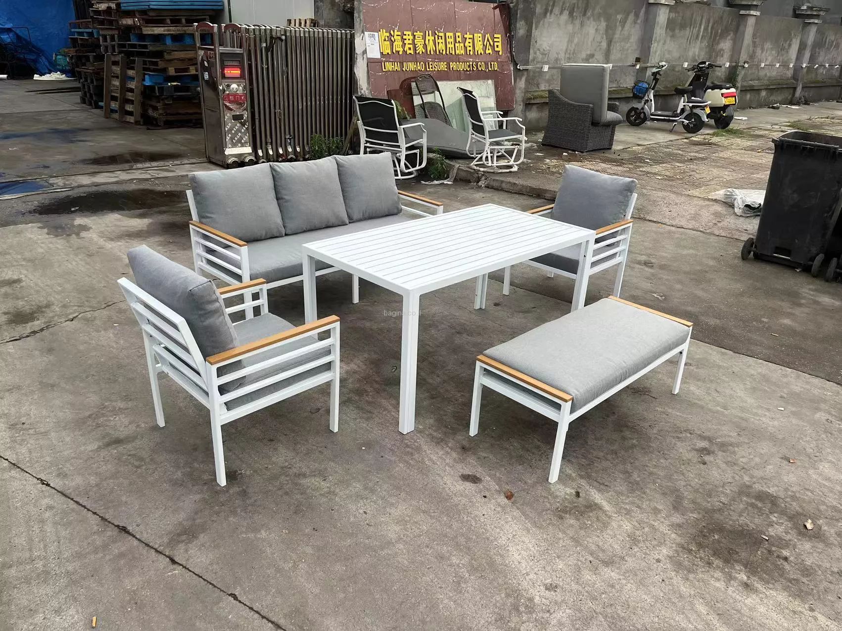 מערכת ישיבה 7 מקומות מאלומיניום דגם בולוניה מערכת ישיבה 7 מקומות מאלומיניום דגם בולוניה