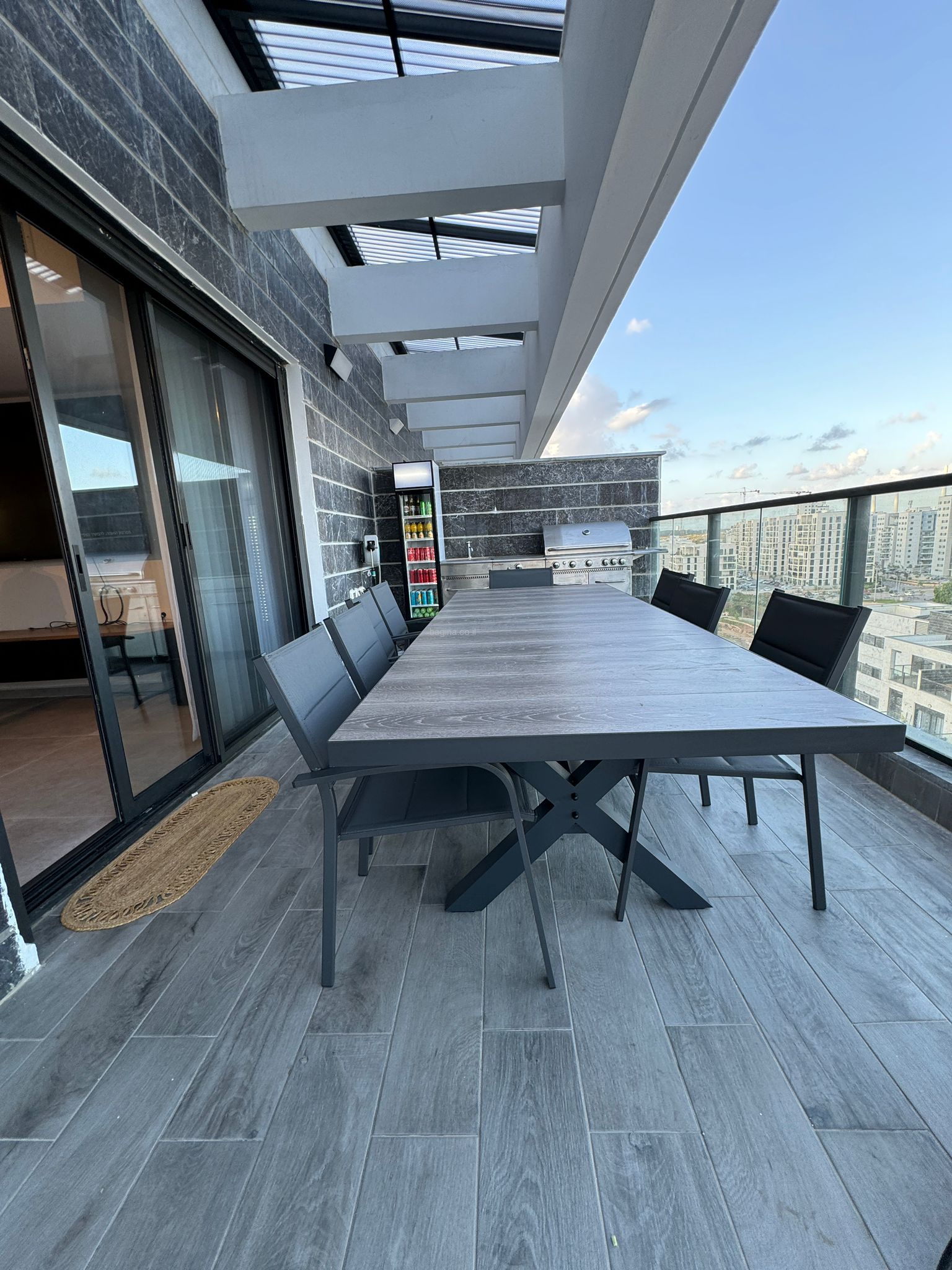 שולחן אוכל דגם "קנדי" טופ קרמי פתיחה אוטומטית שולחן אוכל דגם "קנדי" טופ קרמי פתיחה אוטומטית