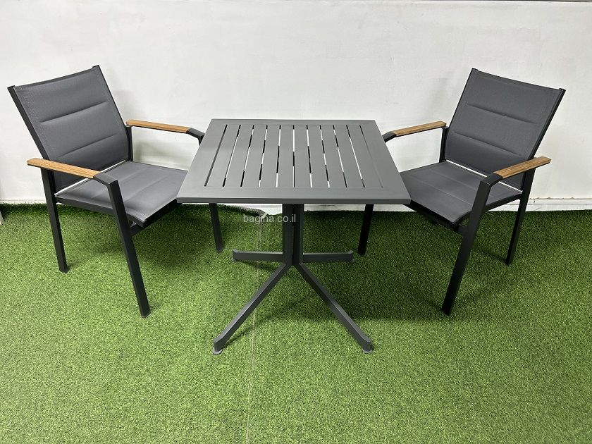 שולחן קפה מאלומניום+שתי כיסאות אלומיניום שולחן קפה מאלומניום+שתי כיסאות אלומיניום