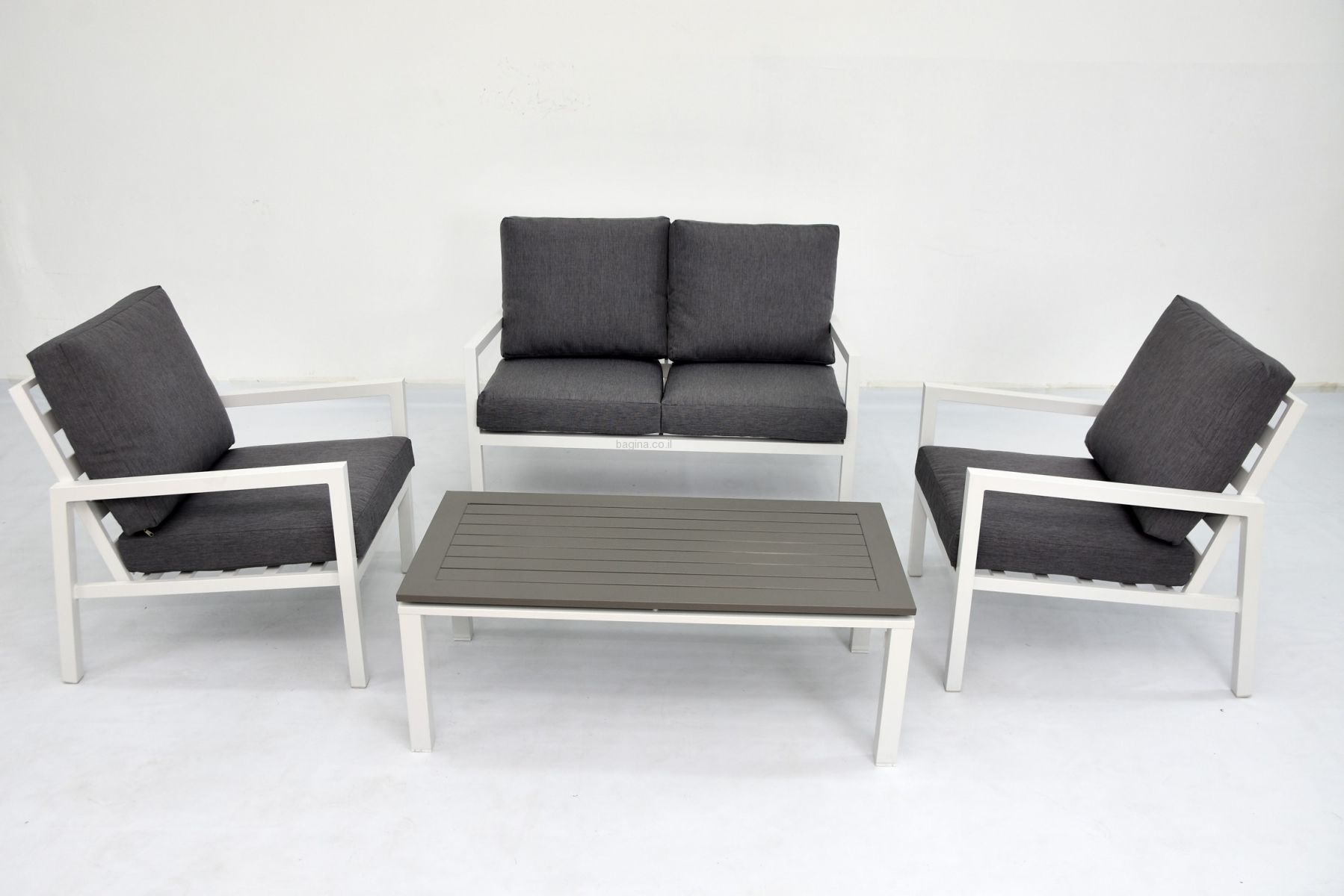 פינת ישיבה אלומיניום1+1+2+שולחן לבן סינגפור פינת ישיבה אלומיניום1+1+2+שולחן לבן סינגפור