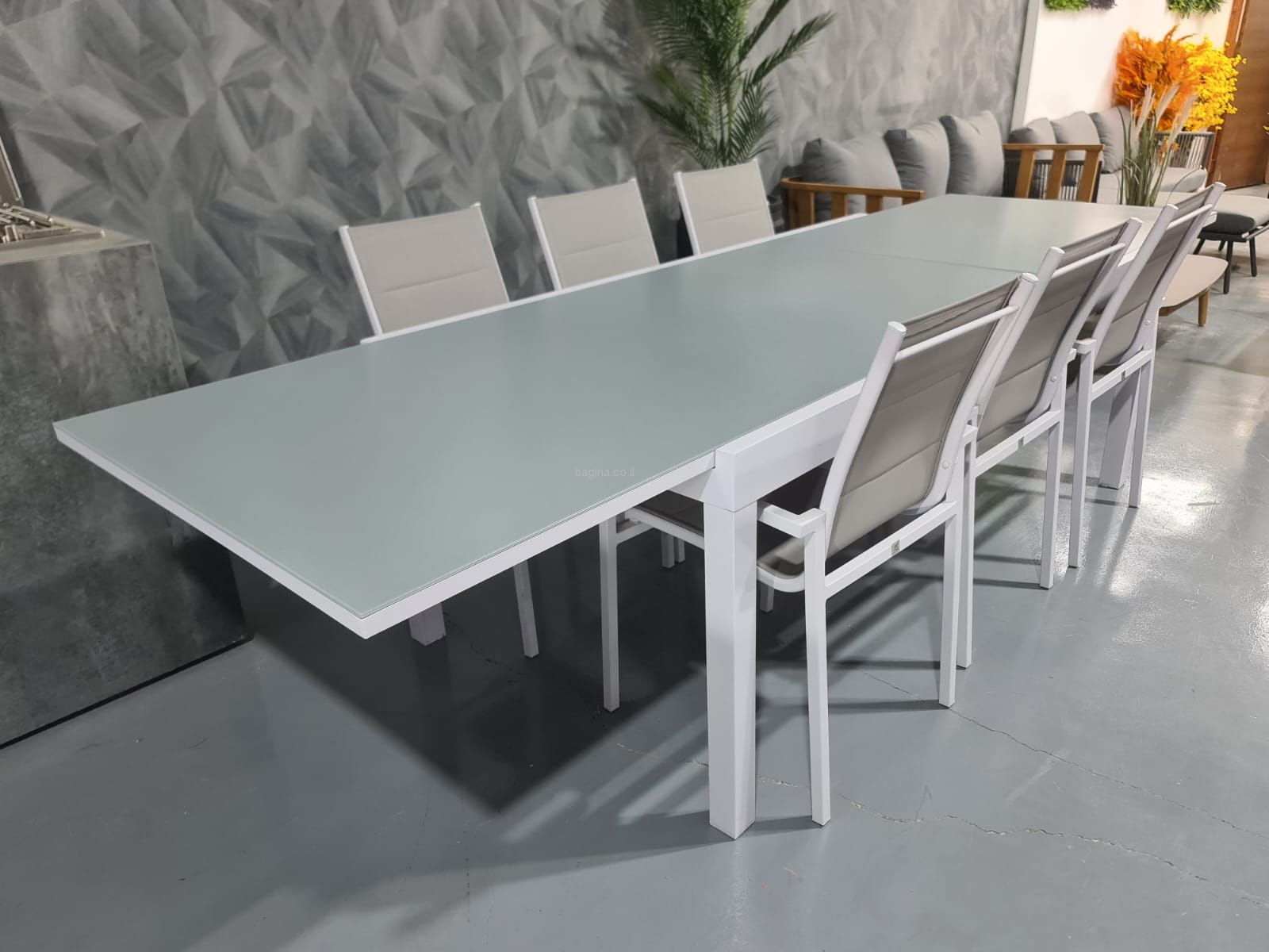 פינת אוכל דגם "איז'ו" 1/2 ניפתח 3 כולל 6 כיסאות פינת אוכל דגם "איז'ו" 1/2 ניפתח 3 כולל 6 כיסאות