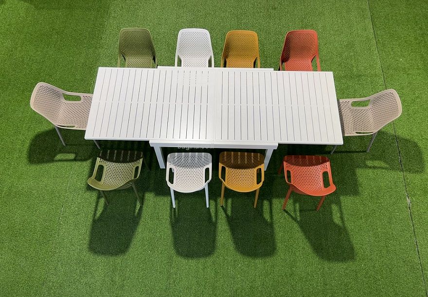 פינת אוכל דגם "לירי" 1/1.35 ניפתח 2.70 כולל 4 כיסאות פינת אוכל דגם "לירי" 1/1.35 ניפתח 2.70 כולל 4 כיסאות